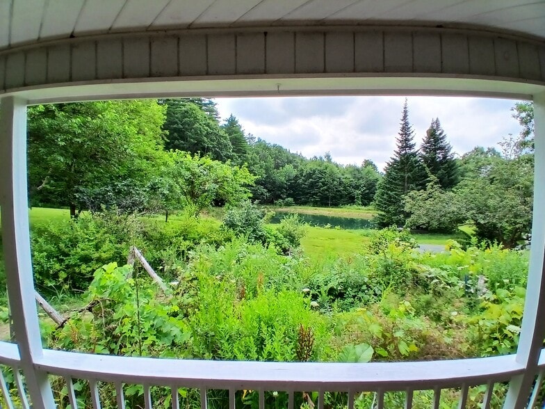 Peaceful country living - 115 Delta Dr