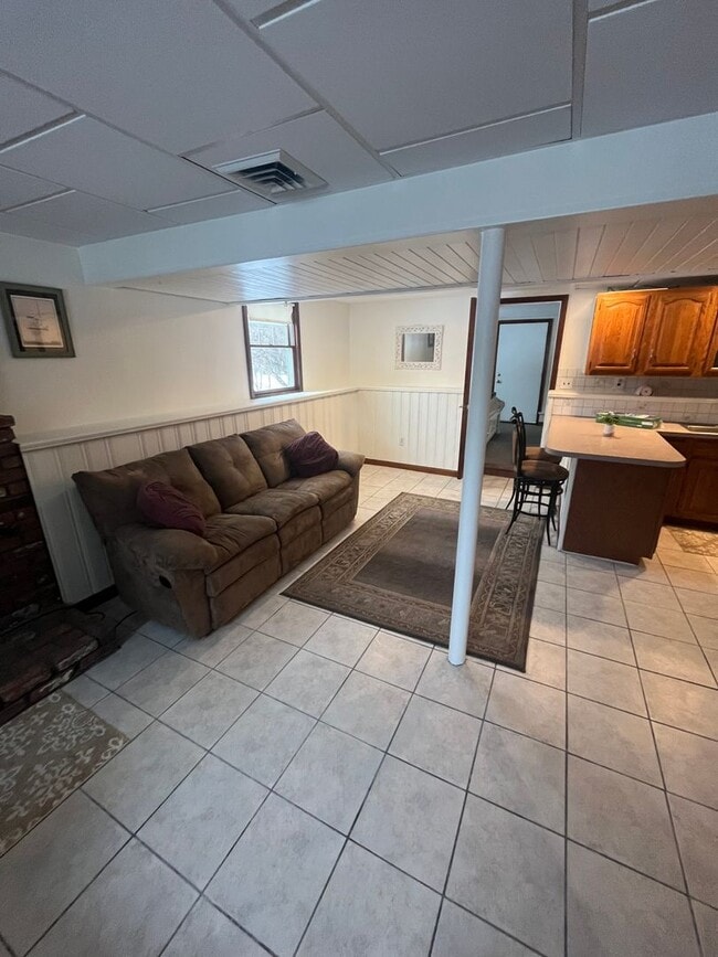 Building Photo - Lincoln Lane