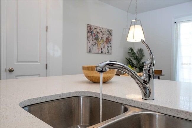 Building Photo - 686 Longboat Dr