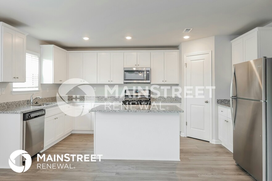 Building Photo - 2416 Alberto Dr