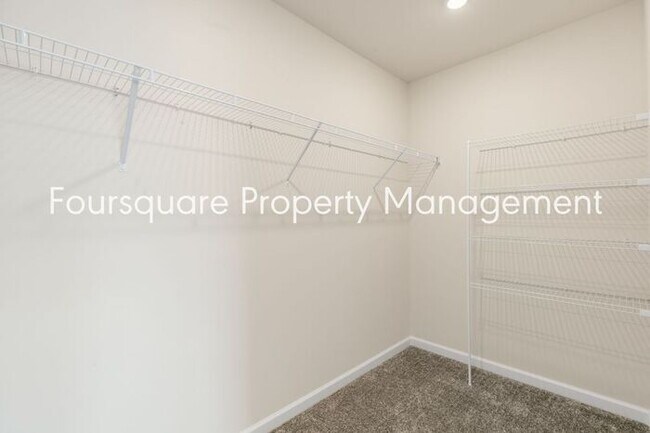 Building Photo - 4 Bedroom Home with 2nd Floor Loft- Kitchen Island & 2-Car Garage – Convenient Raleigh Location