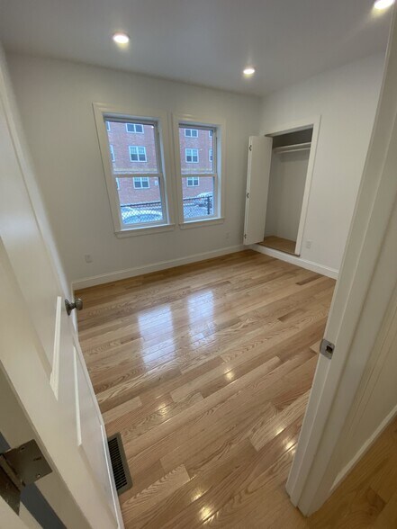 Building Photo - 141 Prospect St