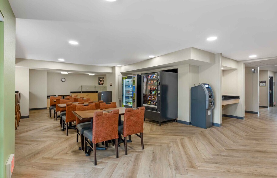 Building Photo - Furnished Studio-Orlando - Convention Ctr - Int'l Drive Area