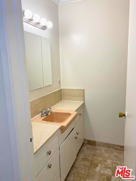 Building Photo - 1438 S Barrington Ave