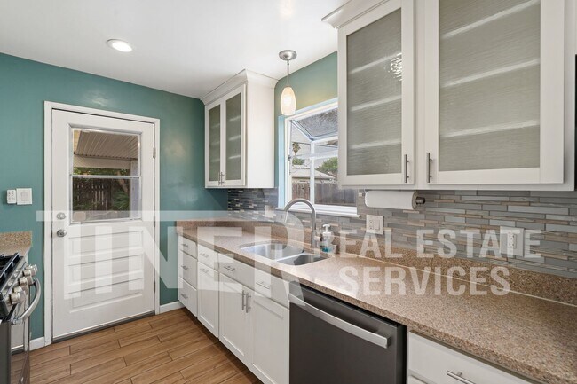 Building Photo - 2940 Belmar St