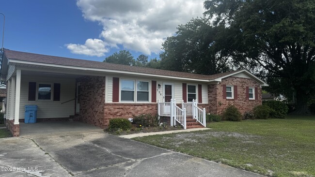 Building Photo - 204 Diane Dr