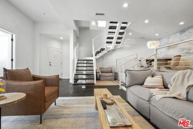 Building Photo - 9842 Portola Dr