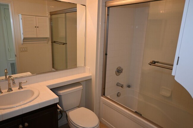 Building Photo - Spectacular Gated 3 Bed + Den, 2.5 Bath Townhouse in Newport Beach.