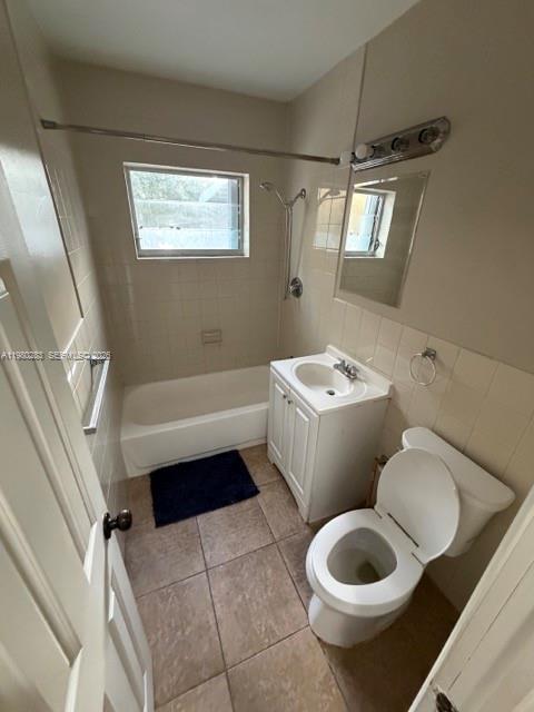 Building Photo - 1721 NE 15th Ave