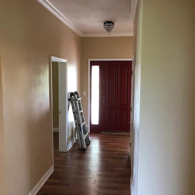 Building Photo - 4 Bedroom 3 Bathroom