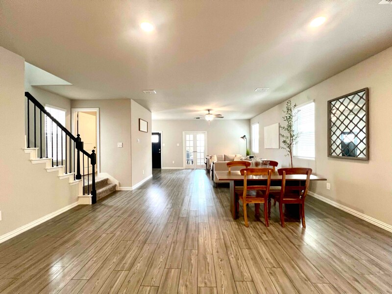 Building Photo - 2629 Gateway Ave