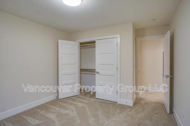 Building Photo - 6604 NE 107th St