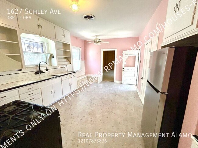 Building Photo - 1627 Schley Ave