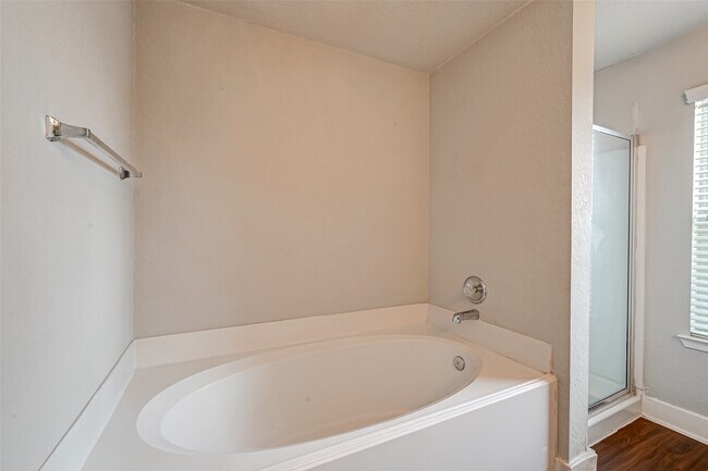 Building Photo - 7603 Chalk Hill