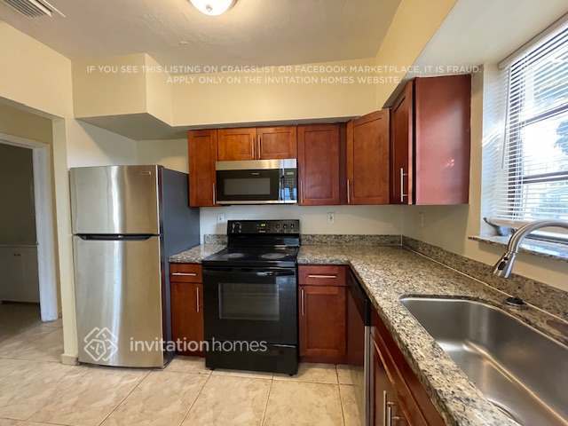 Building Photo - 510 NE 172nd St