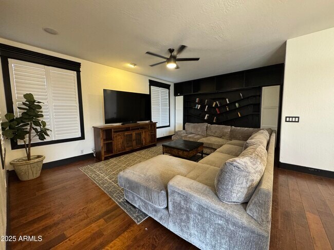 Building Photo - 3201 E Desert Flower Ln