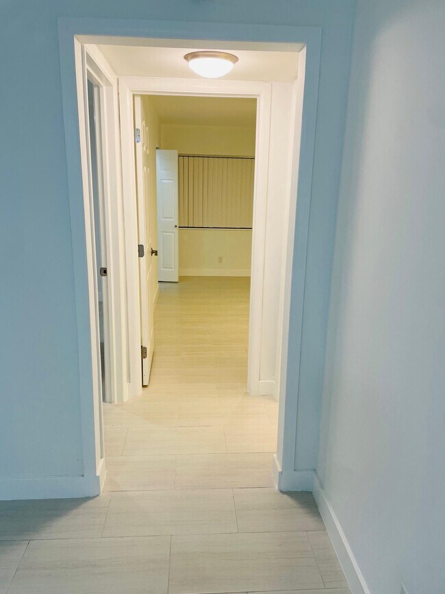 Building Photo - 3561 Pine Needle Dr