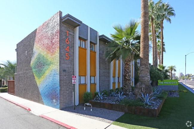 Building Photo - Omnia on Thomas