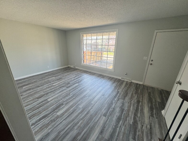 Building Photo - 3337 Percy Priest Dr