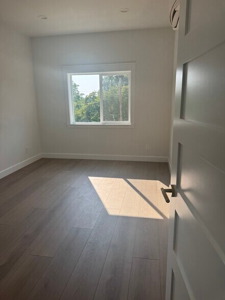 Building Photo - 1815 G St