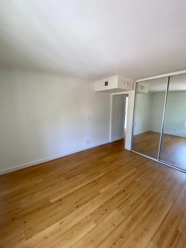 Building Photo - 1311 Summertime Ln