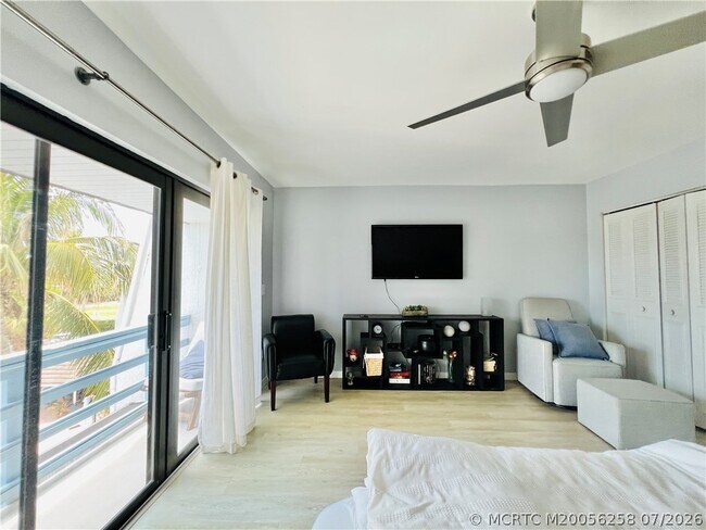 Building Photo - 11000 S Ocean Dr