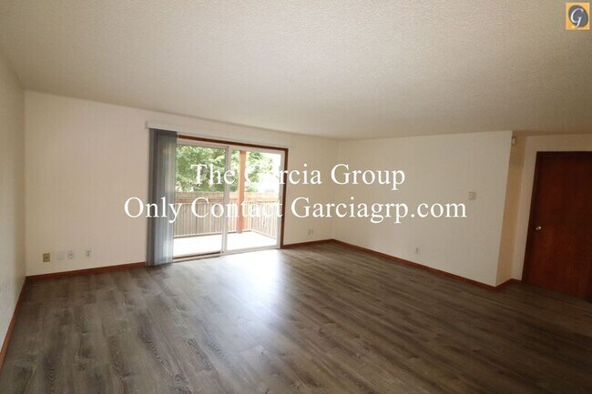 Building Photo - 581 Holmes Ln