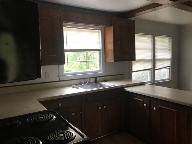 Building Photo - 4387 8th Ave N