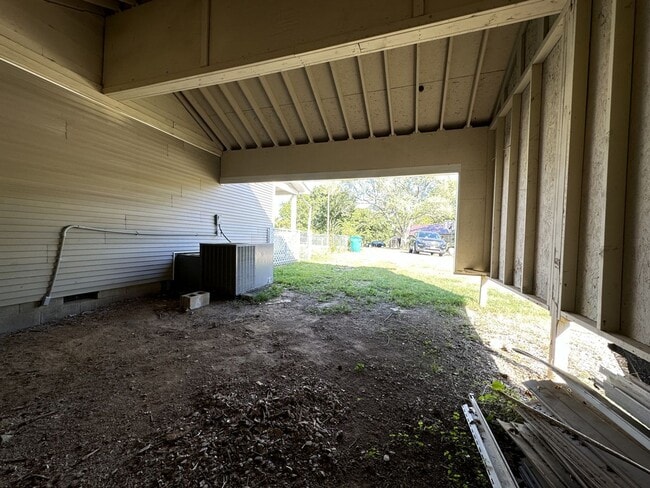 Building Photo - 496 Louisiana Ave. Clarksville, TN 37042