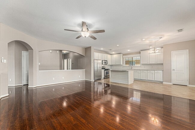 Building Photo - 520 Cedar Branch Dr