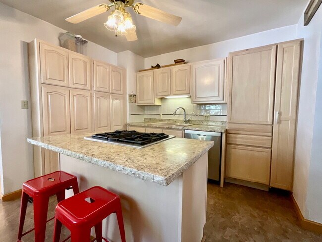 Building Photo - Charming 2-Bedroom Corner Lot Home with Be...