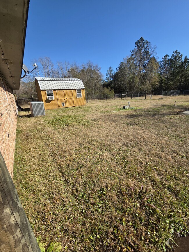 Building Photo - 121 County Rd 637