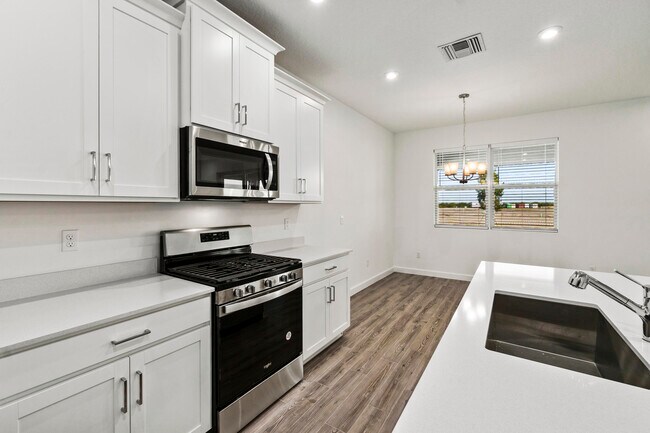 Building Photo - 14135 SW Safi Ter
