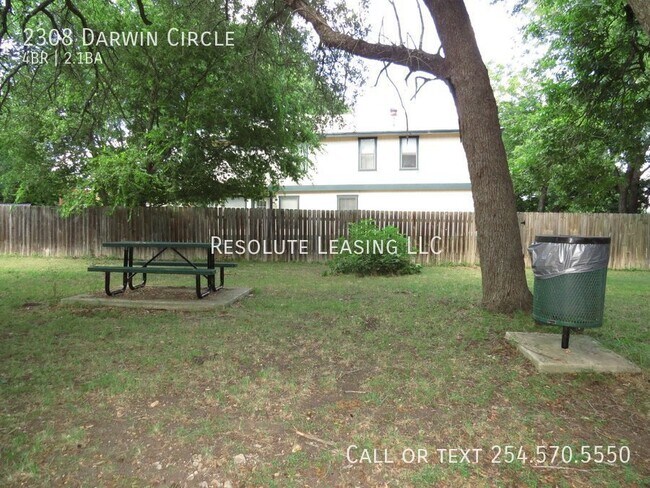 Building Photo - 2308 Darwin Cir