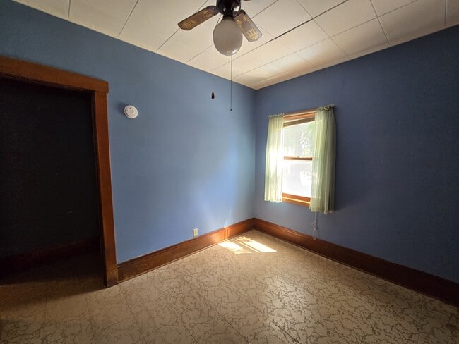 Building Photo - 450 Cutler St