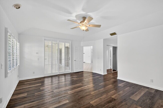 Building Photo - 11570 Briarwood Cir