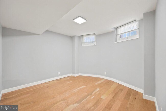 Building Photo - 1712 Mt Vernon St