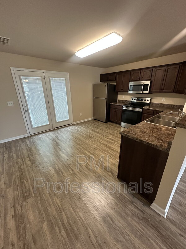 Building Photo - 308 Dill Ln