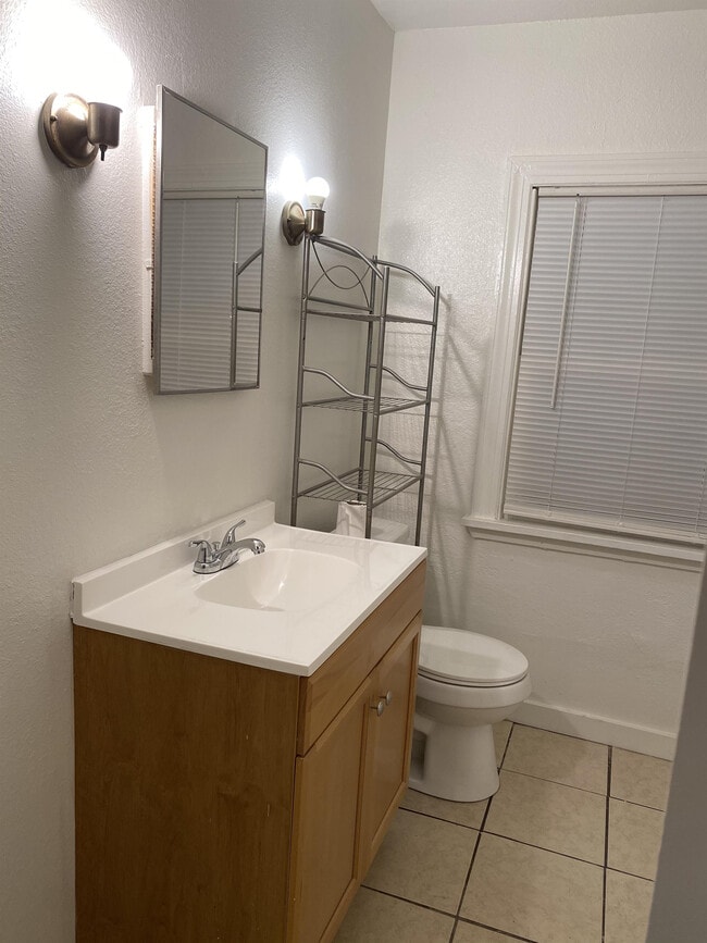 Building Photo - 1012 Boston St