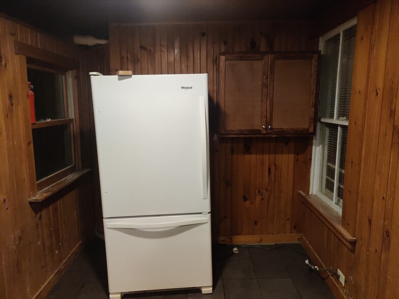 Building Photo - 37 Whitehall Rd