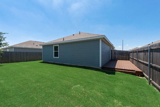 Building Photo - Charming 3-Bedroom Home with 2 Full Baths in Justin, TX – Cozy Living at Shale Creek