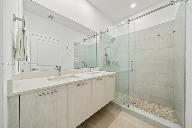 Building Photo - 4648 NW 83rd Ave