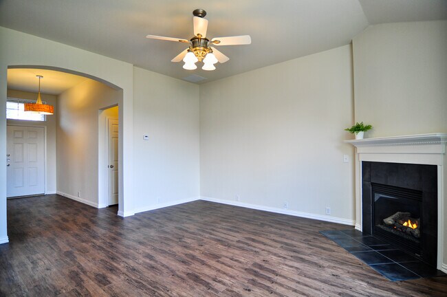Building Photo - 8209 Livingston Ln