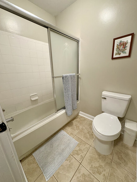 Building Photo - 3164 Heathstead Place