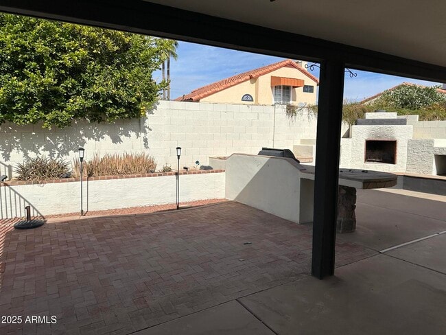 Building Photo - 7126 W Columbine Dr