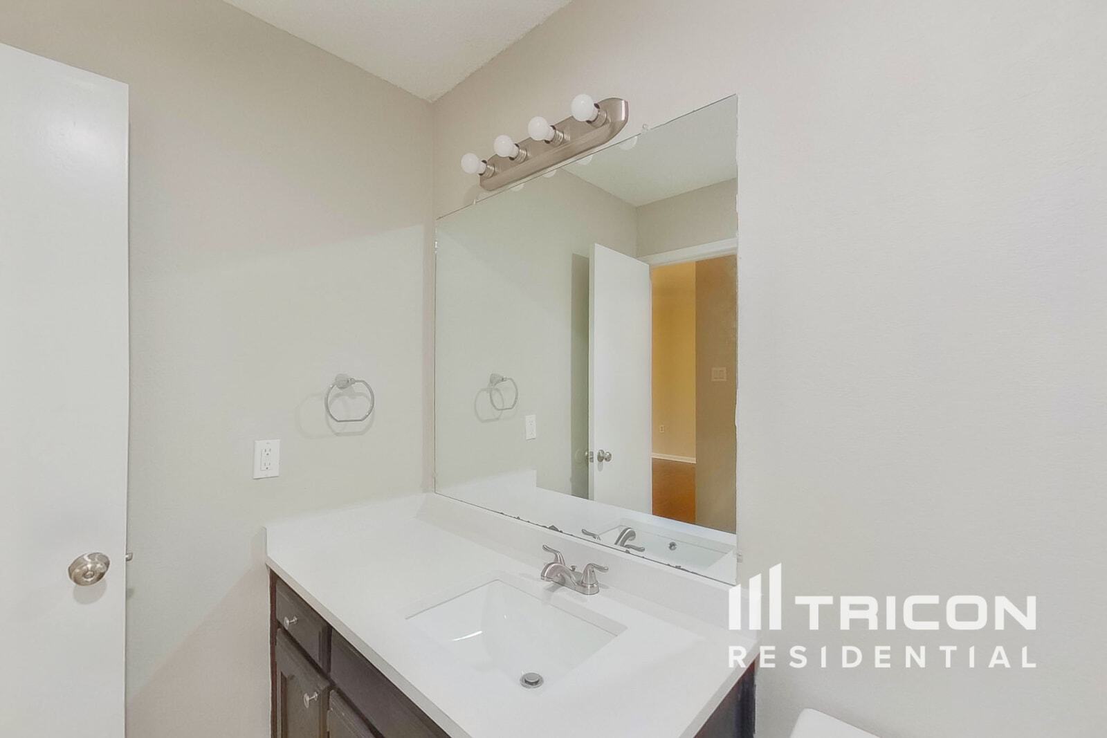 Building Photo - 6217 Old Mill Cir