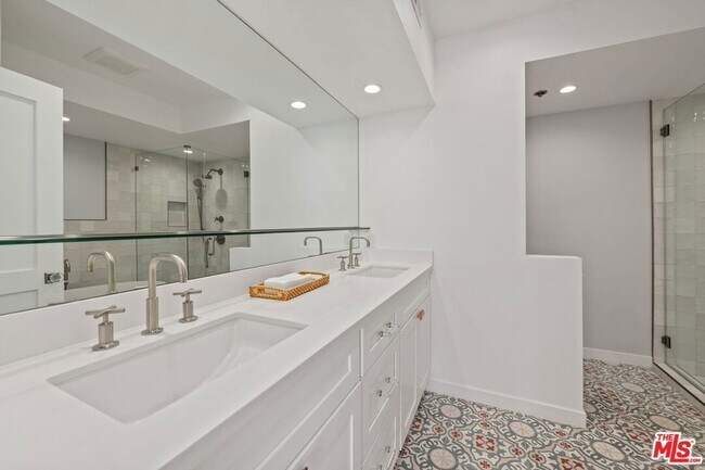 Building Photo - 2920 Neilson Way