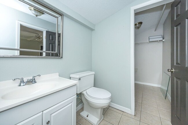 Building Photo - Charming 4-Bedroom, 2-Bath Home in a Prime Location