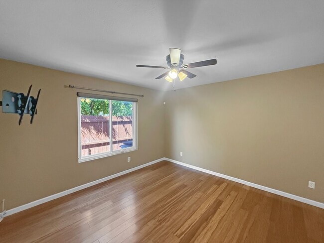 Building Photo - Beautiful 4B/2BA Home in Rancho Peñasquito...