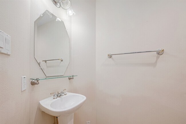 Building Photo - 14314 Jaubert Ct